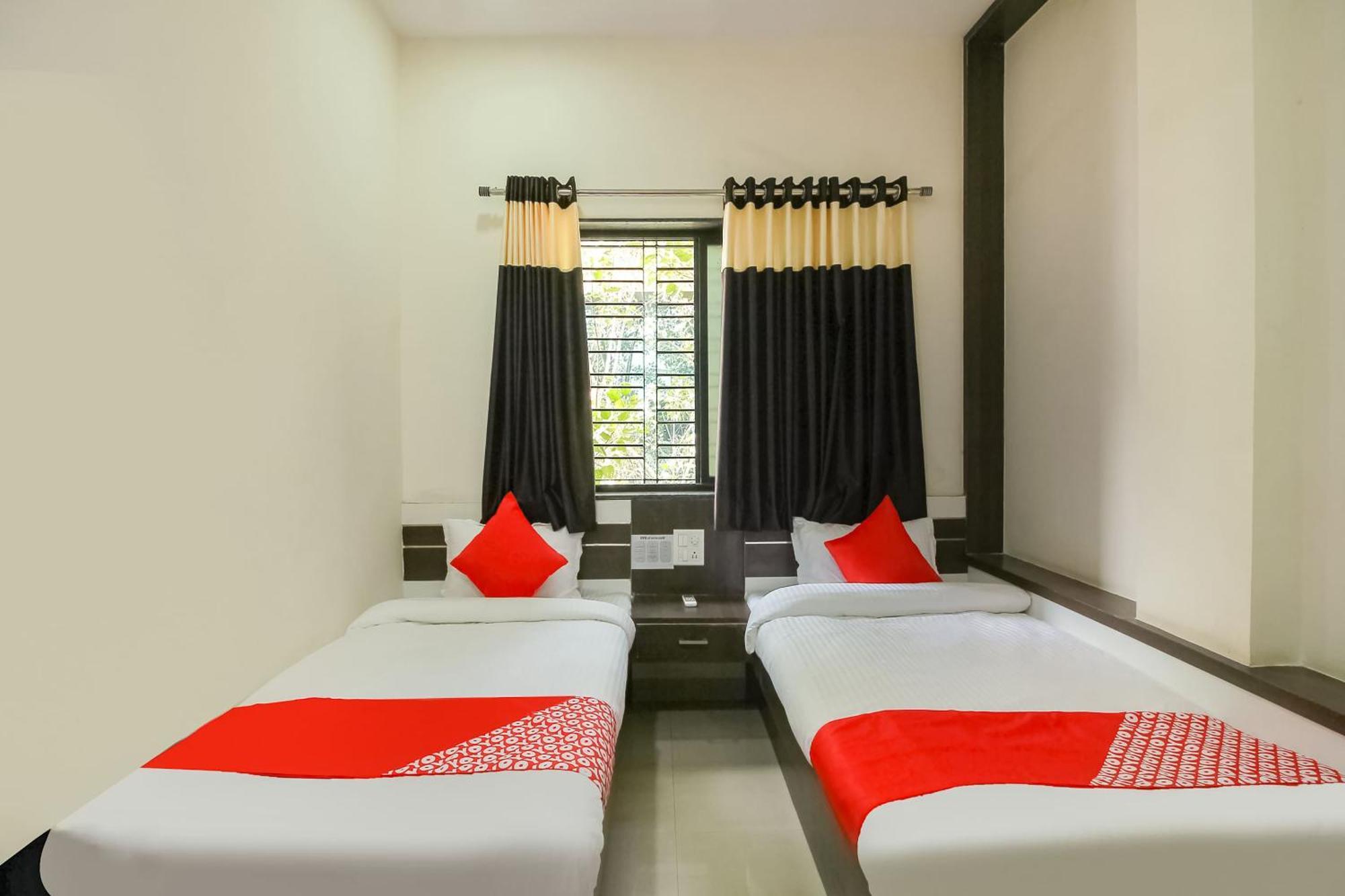 Hotel O Unique Inn Dhule Exterior photo